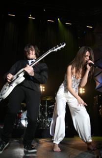 Selena Gomez feet photo thumbnail