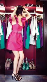 Selena Gomez feet photo thumbnail