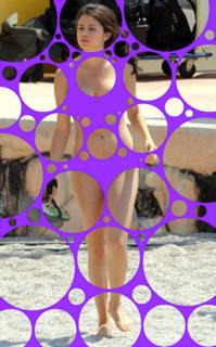 Selena Gomez feet photo thumbnail