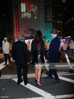 Selena Gomez feet photo thumbnail
