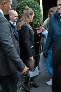 Selena Gomez feet photo thumbnail