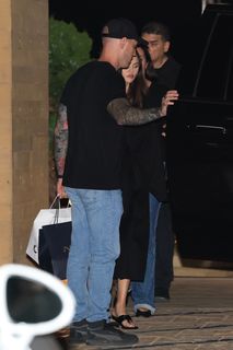 Selena Gomez feet photo thumbnail