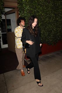 Selena Gomez feet photo thumbnail