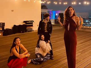 Selena Gomez feet photo thumbnail