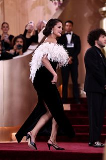 Selena Gomez feet photo 18