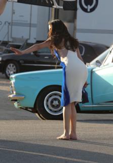 Selena Gomez feet photo thumbnail