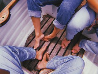 Selena Gomez feet photo 1