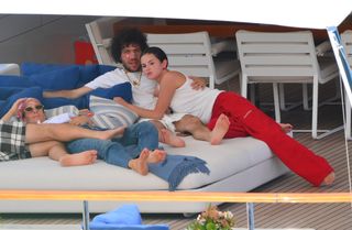 Selena Gomez feet photo 9