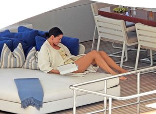 Selena Gomez feet photo 4