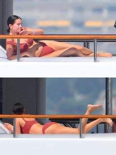 Selena Gomez feet photo 2