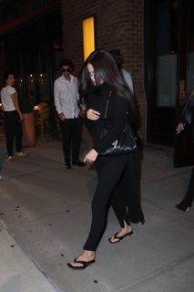 Selena Gomez feet photo 16