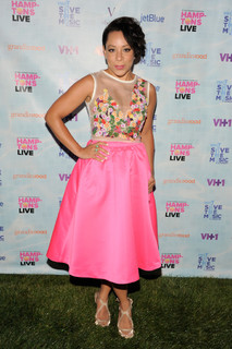 Selenis Leyva feet photo 3