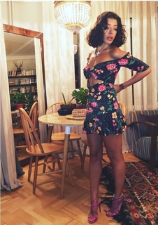 Selin Sekerci feet photo 7
