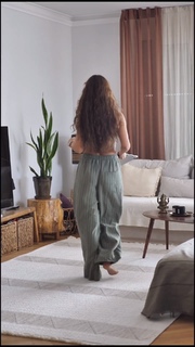 Selin Sekerci feet photo 4