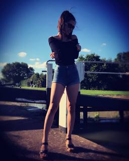 Selina Lo feet photo 19