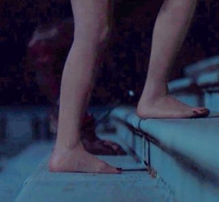 Selina Lo feet photo 9
