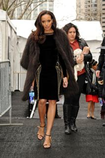 Selita Ebanks feet photo thumbnail
