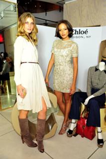 Selita Ebanks feet photo thumbnail