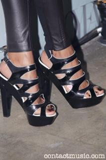 Selita Ebanks feet photo thumbnail