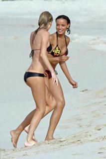 Selita Ebanks feet photo thumbnail