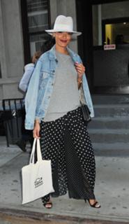 Selita Ebanks feet photo thumbnail