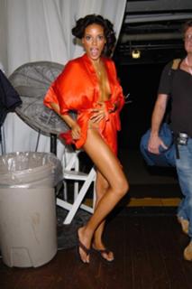 Selita Ebanks feet photo thumbnail