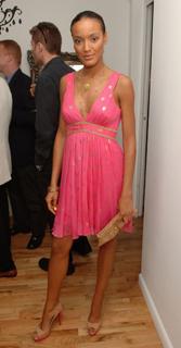 Selita Ebanks feet photo thumbnail