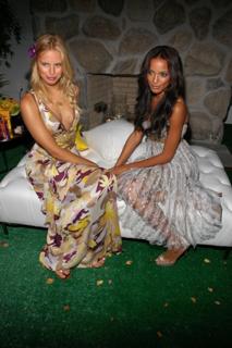 Selita Ebanks feet photo thumbnail