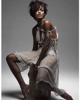 Selita Ebanks feet photo thumbnail