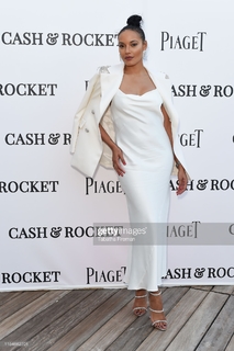 Selita Ebanks feet photo thumbnail