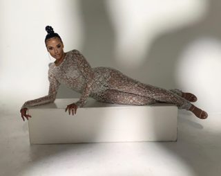 Selita Ebanks feet photo thumbnail