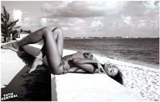Selita Ebanks feet photo thumbnail