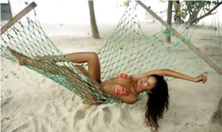 Selita Ebanks feet photo thumbnail