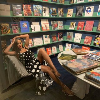 Selita Ebanks feet photo thumbnail