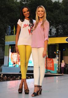 Selita Ebanks feet photo thumbnail