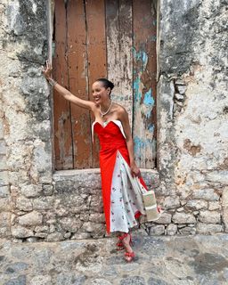 Selita Ebanks feet photo thumbnail