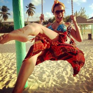 Selita Ebanks feet photo thumbnail