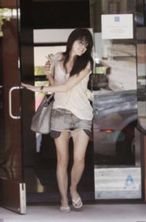 Selma Blair feet photo thumbnail