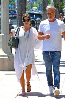 Selma Blair feet photo thumbnail