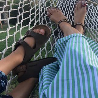 Selma Blair feet photo thumbnail