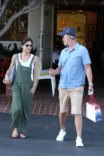 Selma Blair feet photo thumbnail