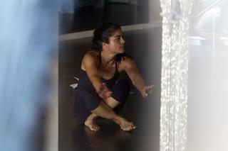 Selma Blair feet photo thumbnail