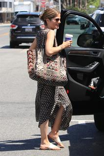 Selma Blair feet photo thumbnail