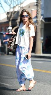 Selma Blair feet photo thumbnail
