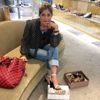 Selma Blair feet photo thumbnail