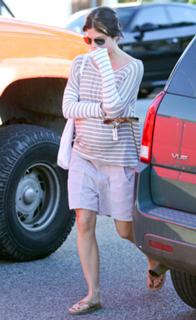 Selma Blair feet photo thumbnail
