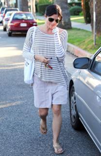 Selma Blair feet photo thumbnail