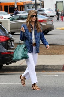 Selma Blair feet photo thumbnail