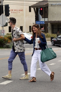 Selma Blair feet photo thumbnail