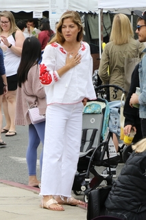 Selma Blair feet photo thumbnail